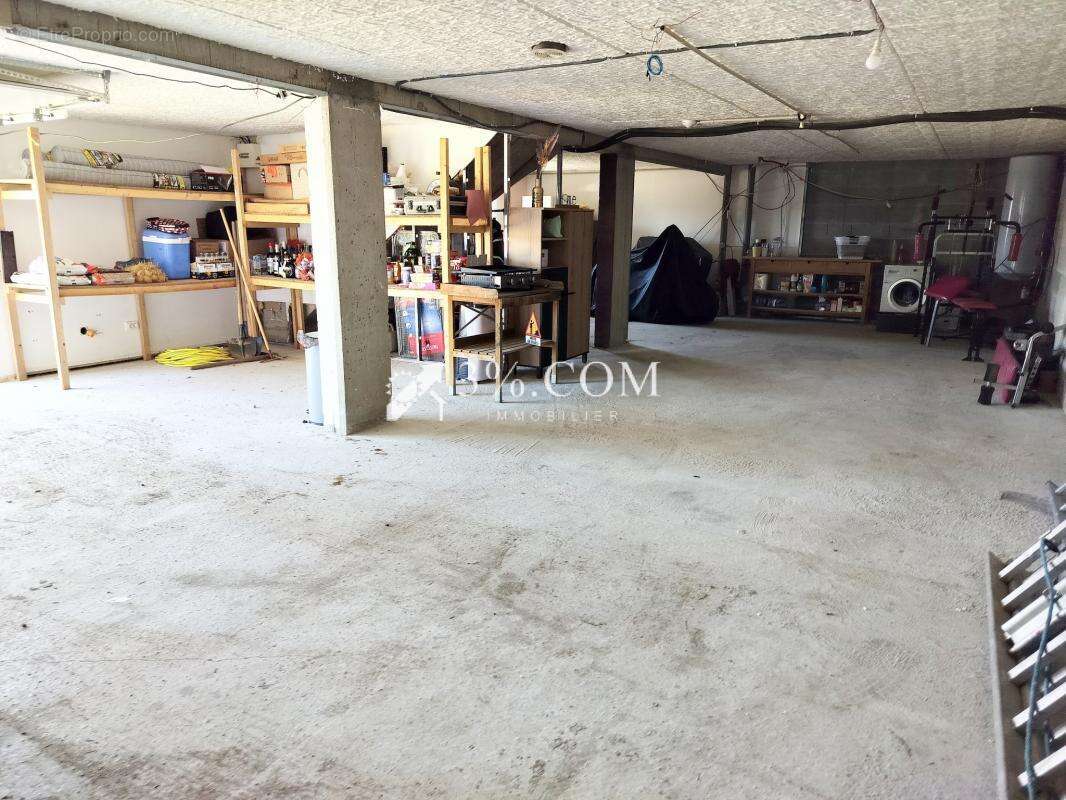 Maison à LE CRESTET