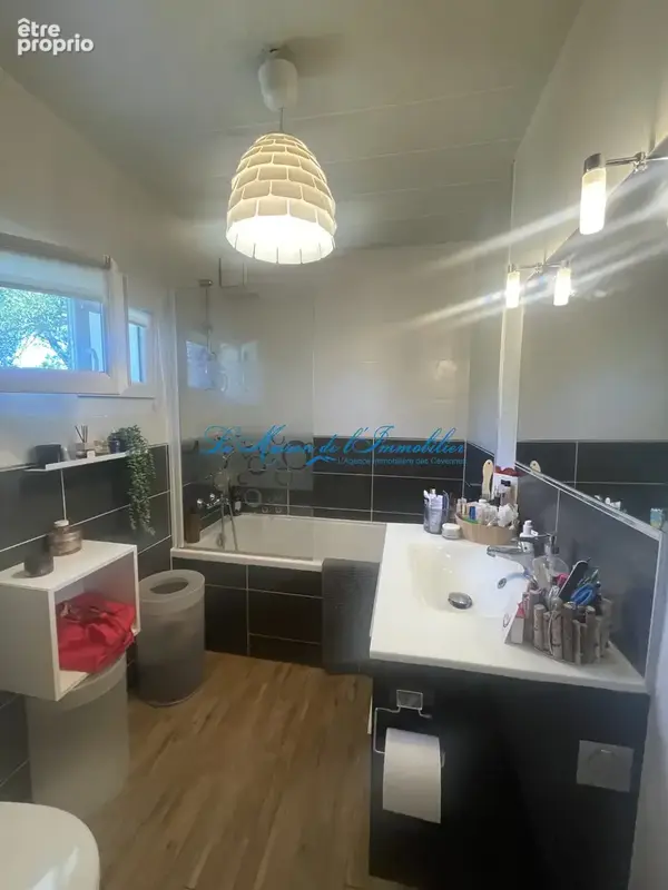 ST CHRISTOL LES ALES, maison en pierres F5 avec dépendances, chalet, piscine sur 2482 m2 de terrain avec puit - photo 8