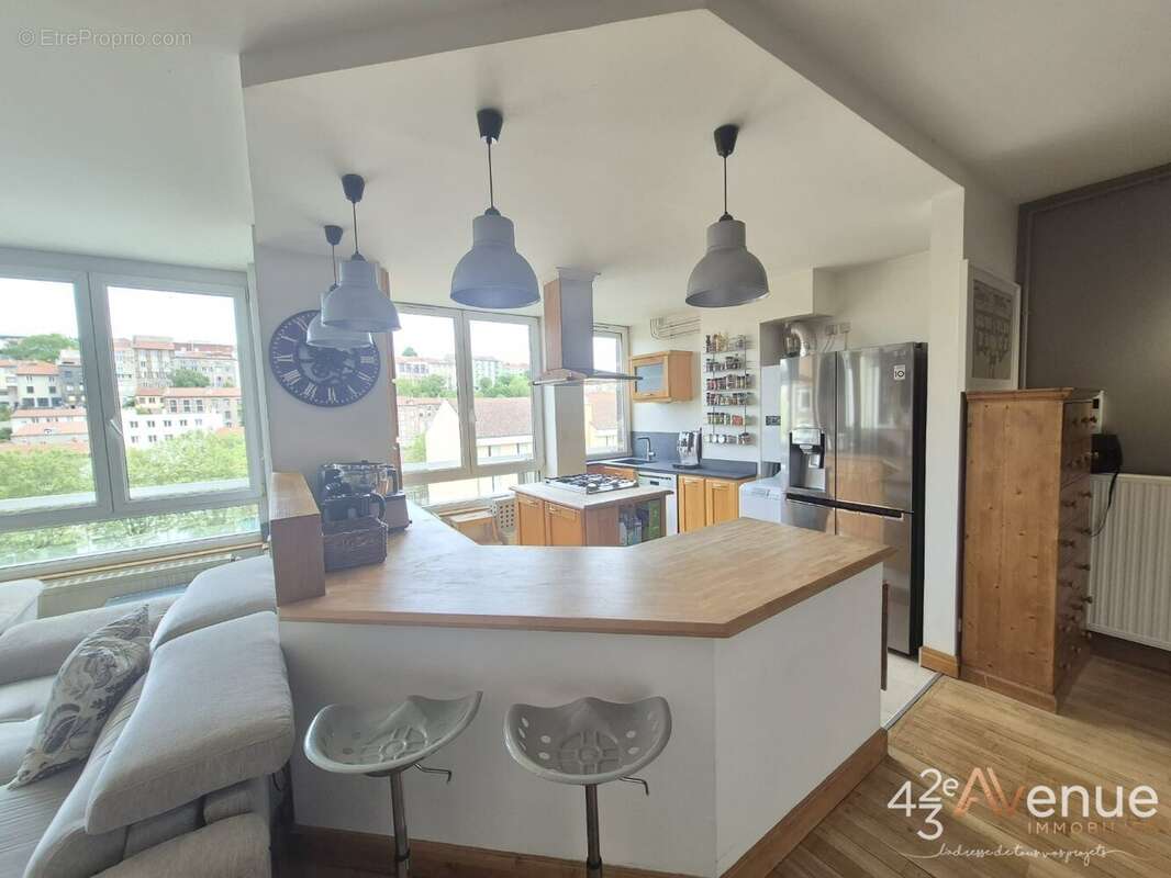 Appartement à SAINT-ETIENNE