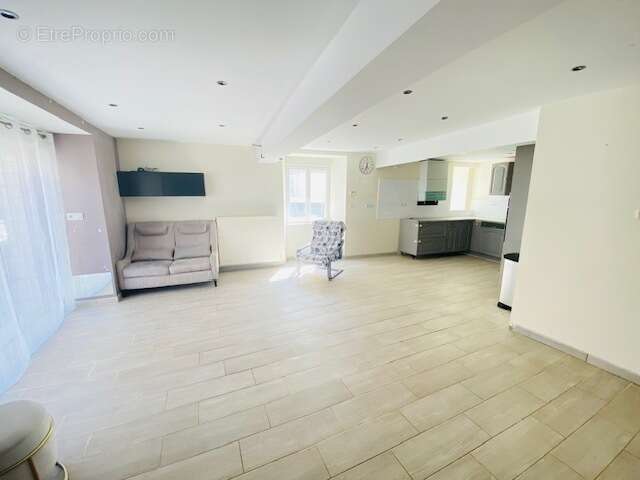 Maison à PANISSIERES