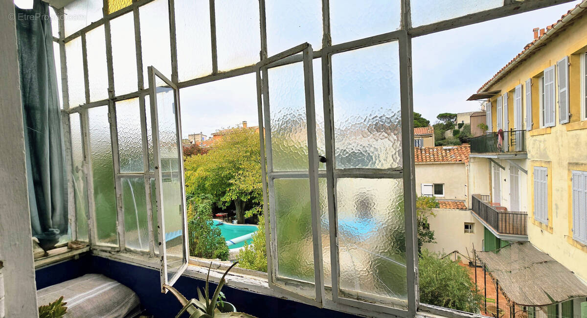 Appartement à MARSEILLE-7E