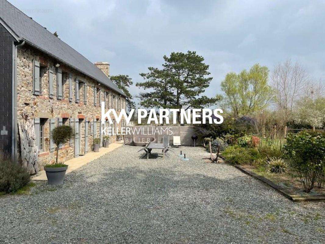 Maison à AGON-COUTAINVILLE