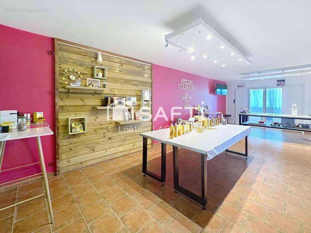 Photo 3 - Commerce à SAINT-PIERRE