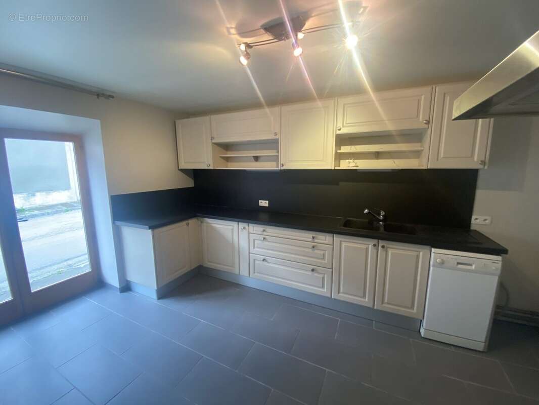 Maison à CHATEAUNEUF-LA-FORET