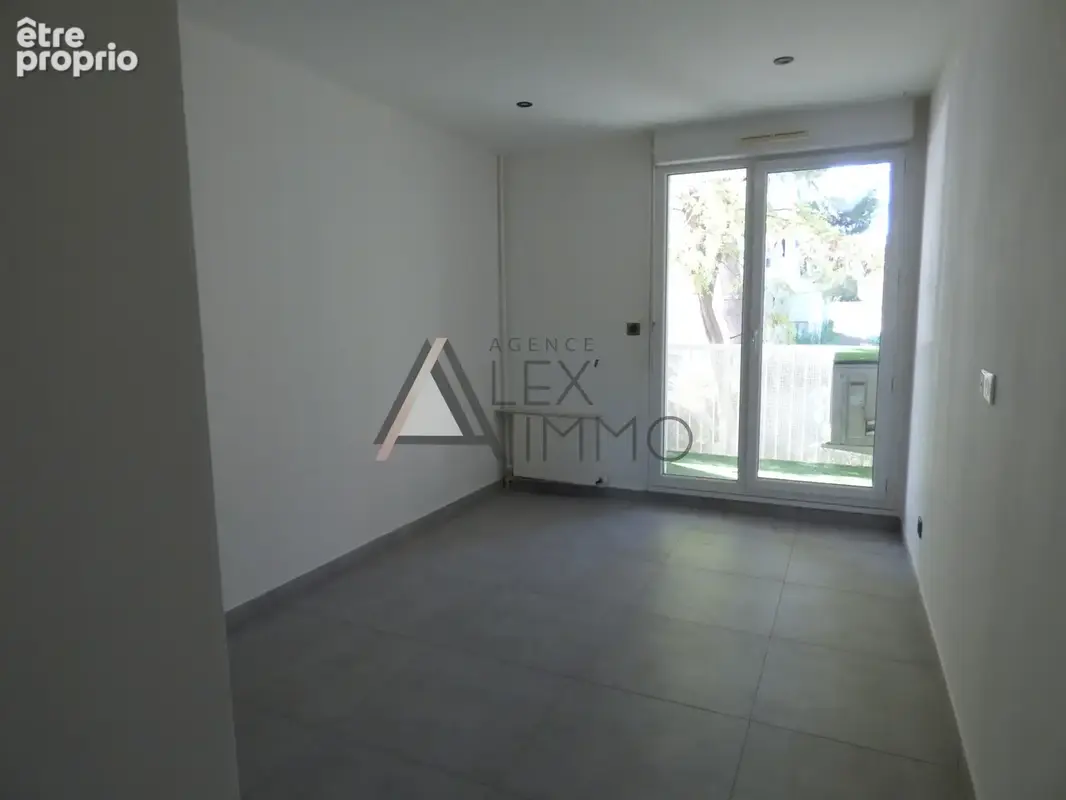 Appartement 5 pièces + plave privative - 102.44 m2 - Les Caillols 13011 Marseille - 245 000 €* - photo 13