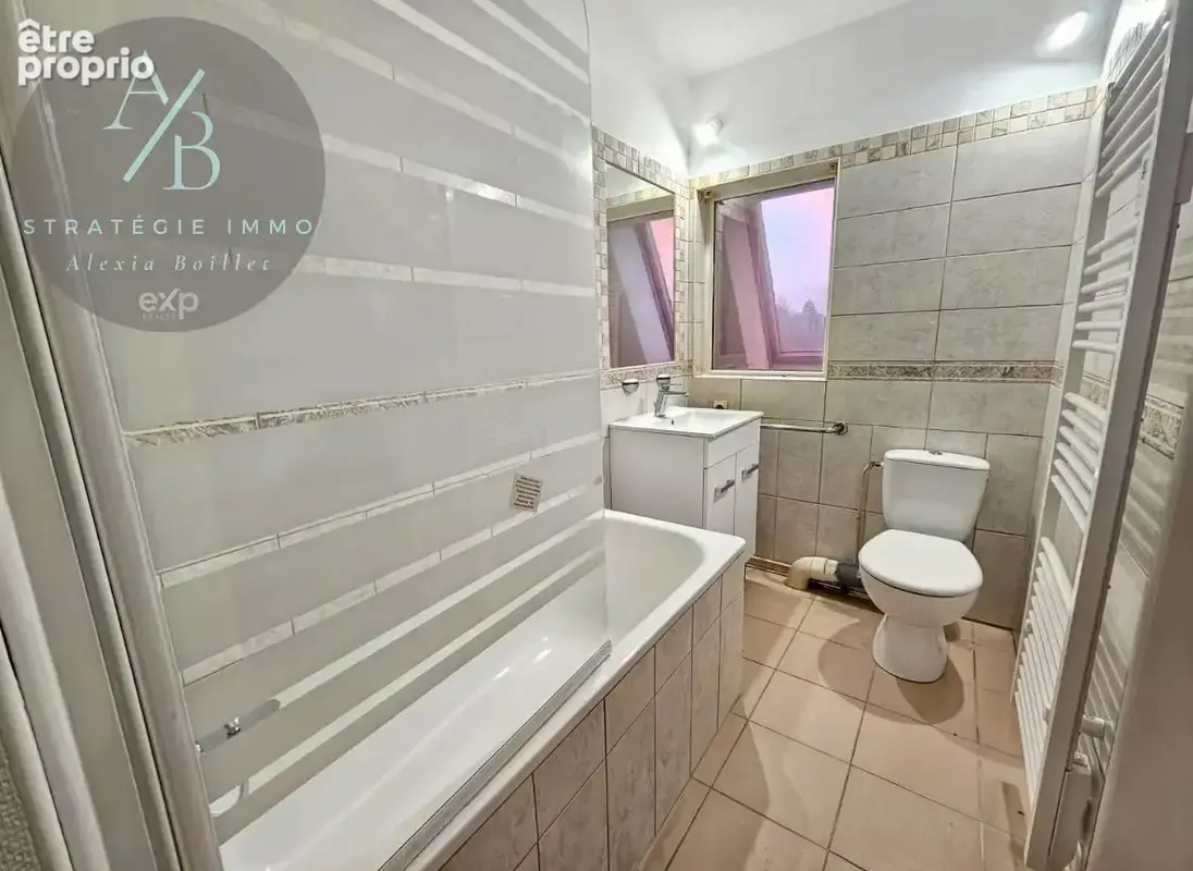 Appartement 2 pièces 46 m² à vendre à Etrepagny (27150) - photo 2