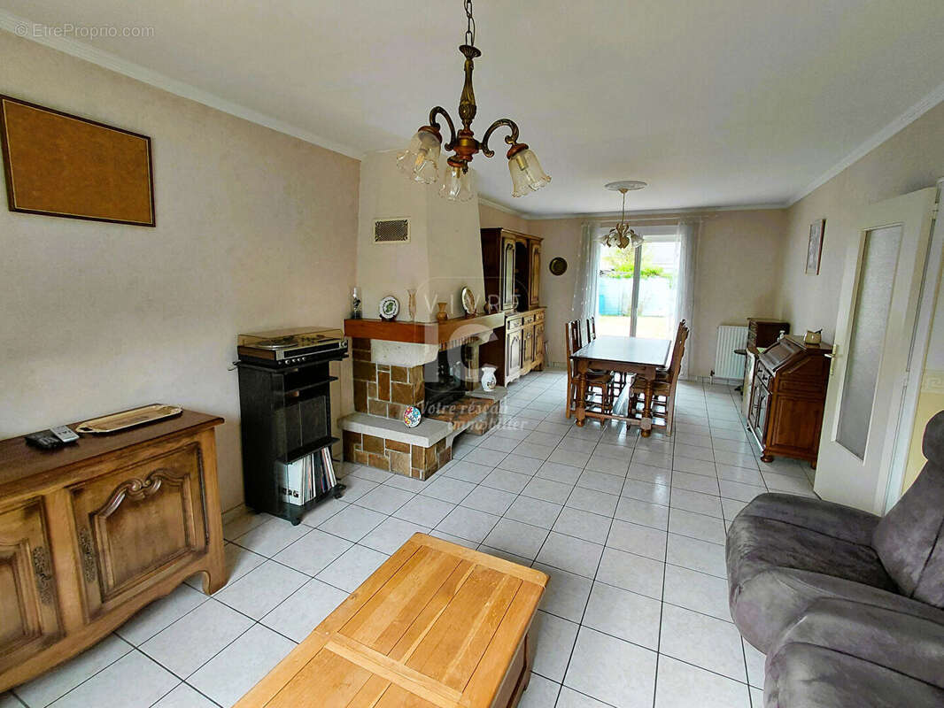 Maison à SAINTE-LUCE-SUR-LOIRE