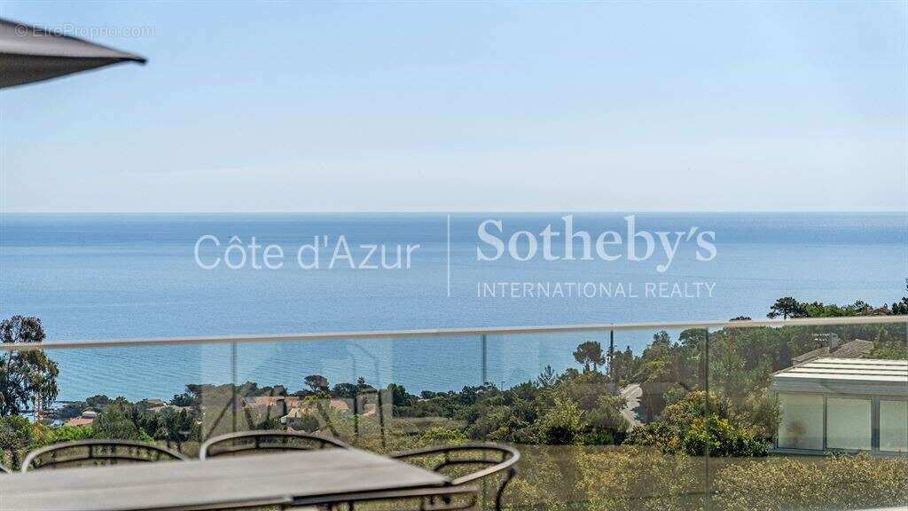 Exclusivité villa de luxe aux Issambres avec panorama Méditerranée - photo 19