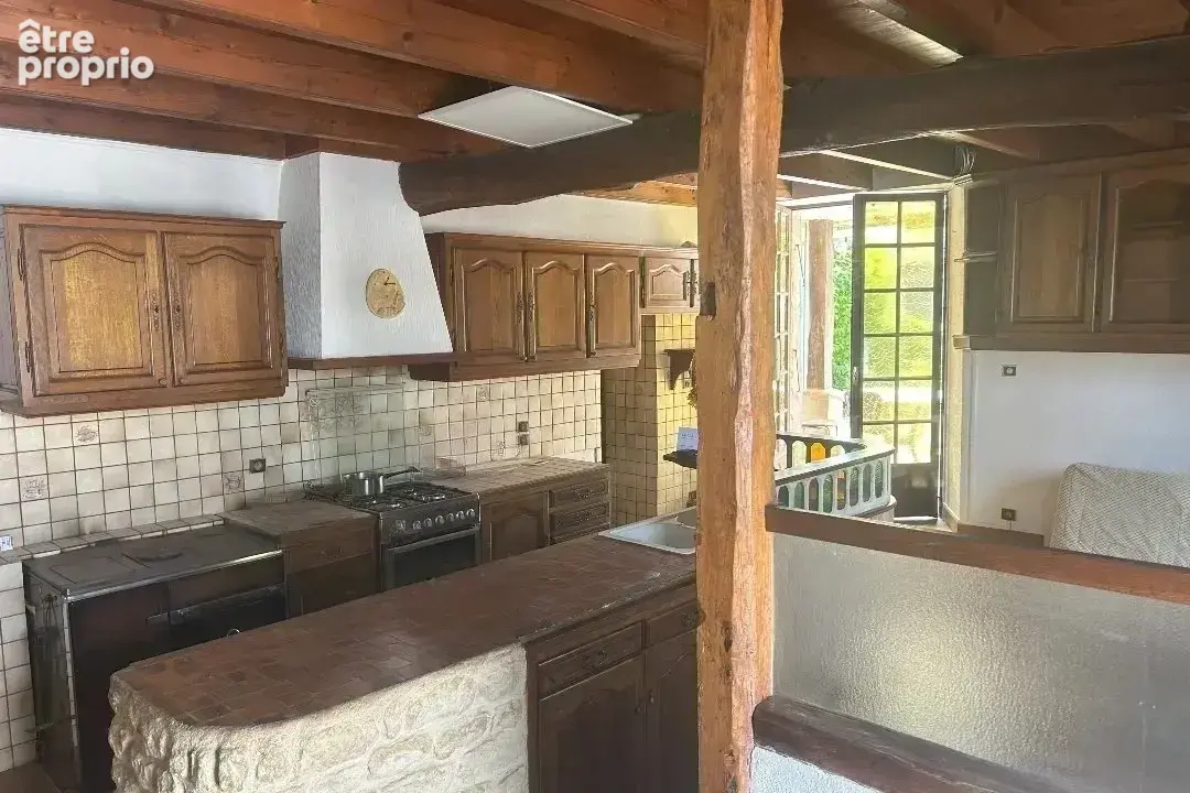 Maison de caractère avec grandes dépendances et jardin de 1 200 m² - photo 2