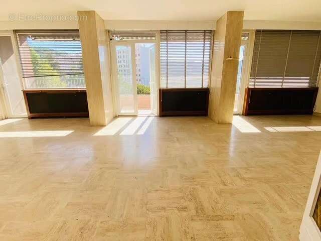 Appartement à MARSEILLE-9E