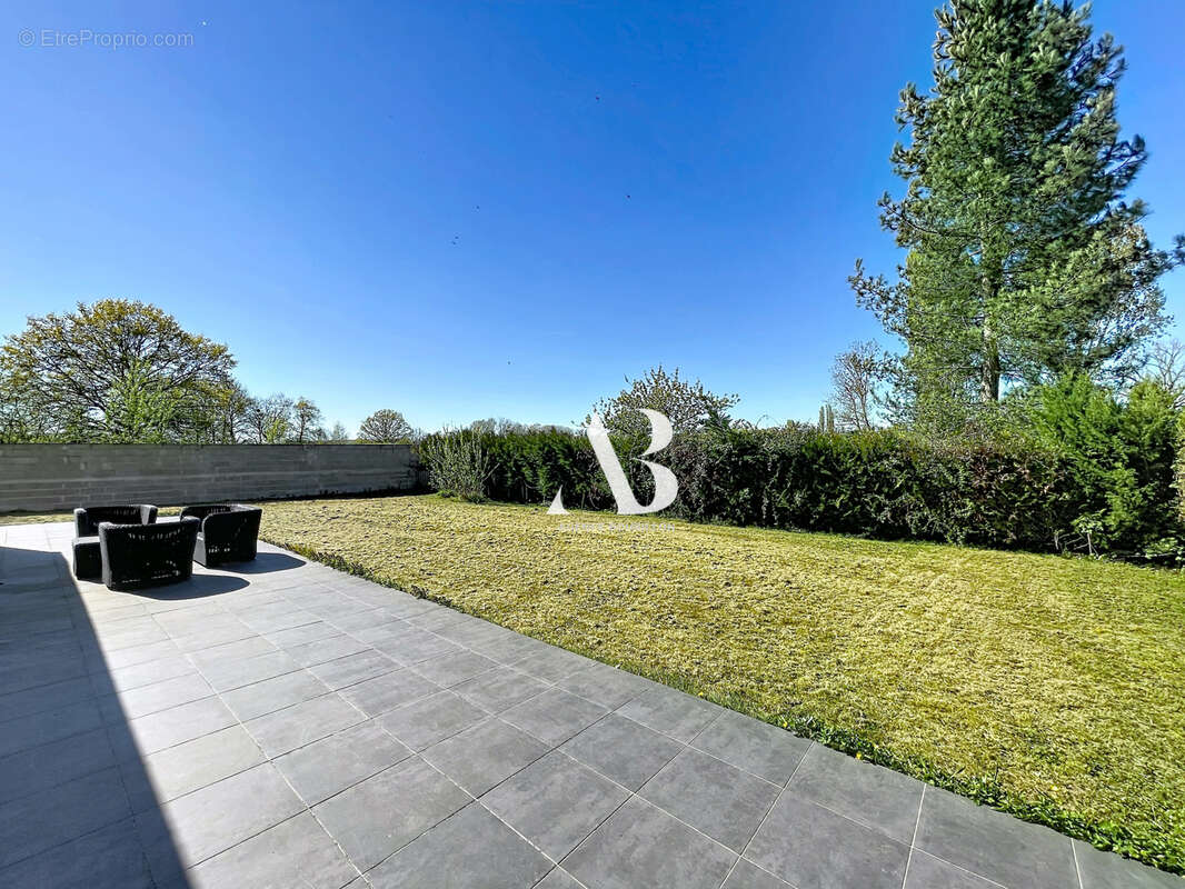 Maison à VILLENEUVE-LES-BORDES