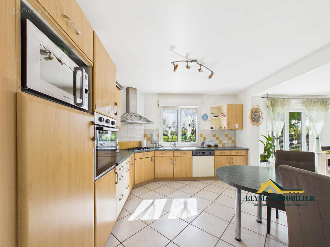 Maison à COLOMBEY-LES-BELLES