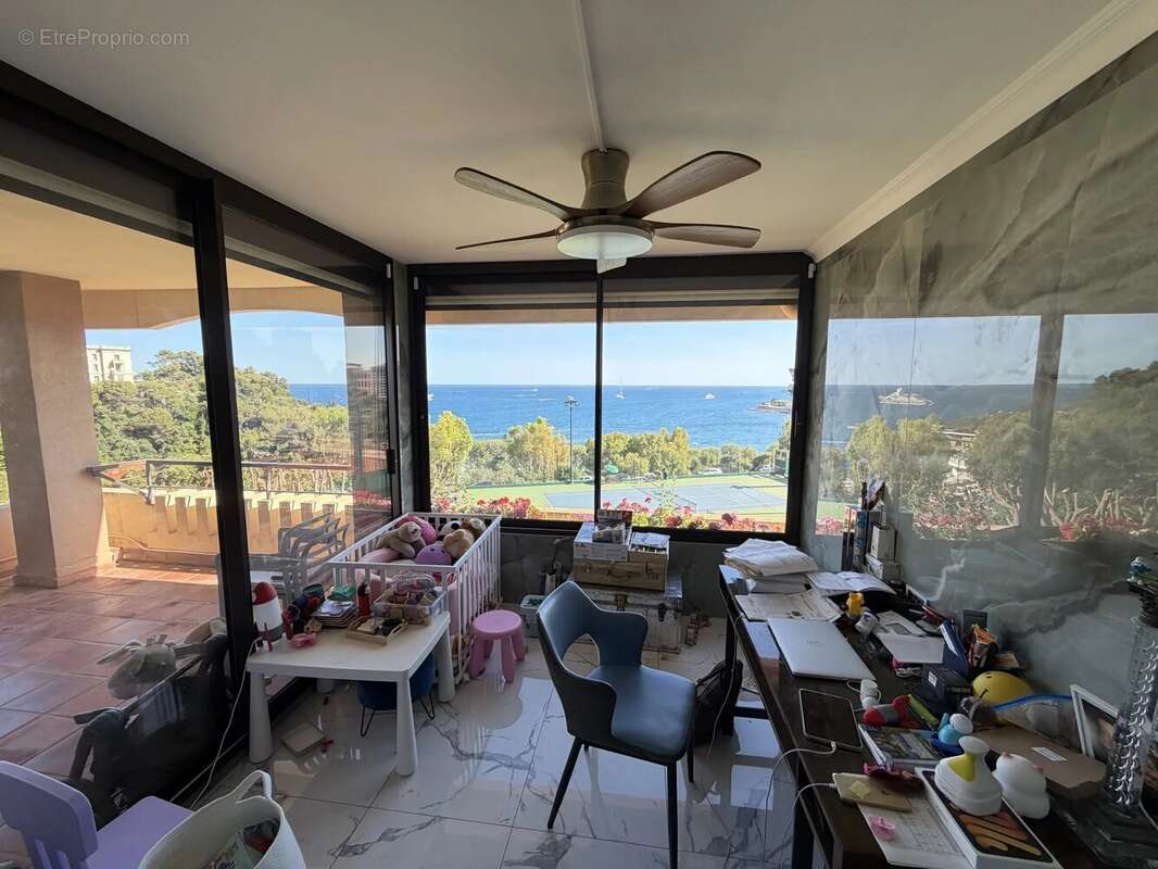Immobilier Roquebrune Cap Martin, quartier Vigie - Appartement Trois Pièces à Vendre avec Vue Mer Panoramique - photo 4