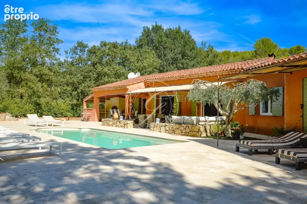 SAINT ANTONIN DU VAR superbe villa de plain pied avec piscine - photo 2
