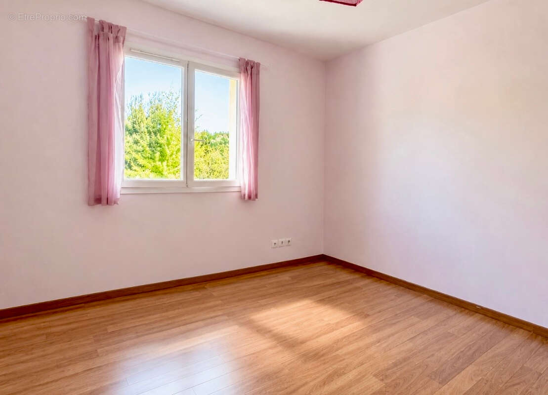Maison Le Pian Medoc 6 pièce(s) 160 m2 - photo 6
