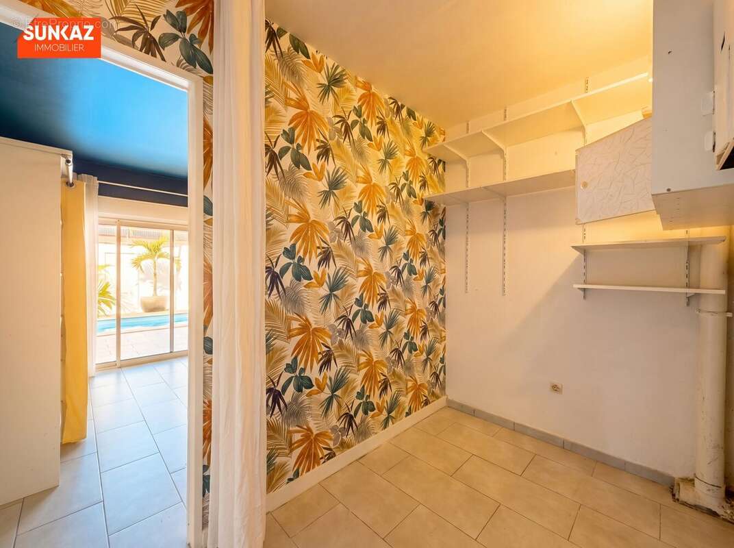 Maison 125 m² à Saint-Pierre  - photo 5