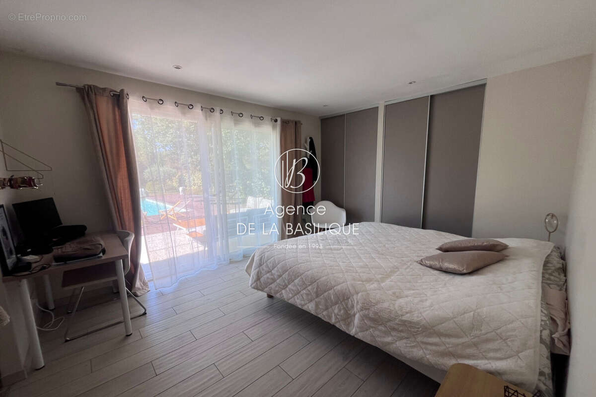Maison 97 m² à Pourcieux  - photo 7