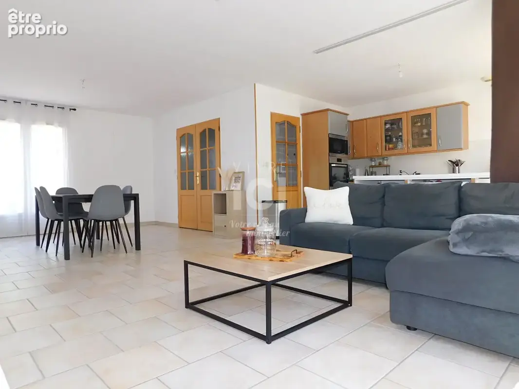 Maison de plain-pied avec grand sous-sol et beaux volumes .Mûrs-Érigné - photo 4