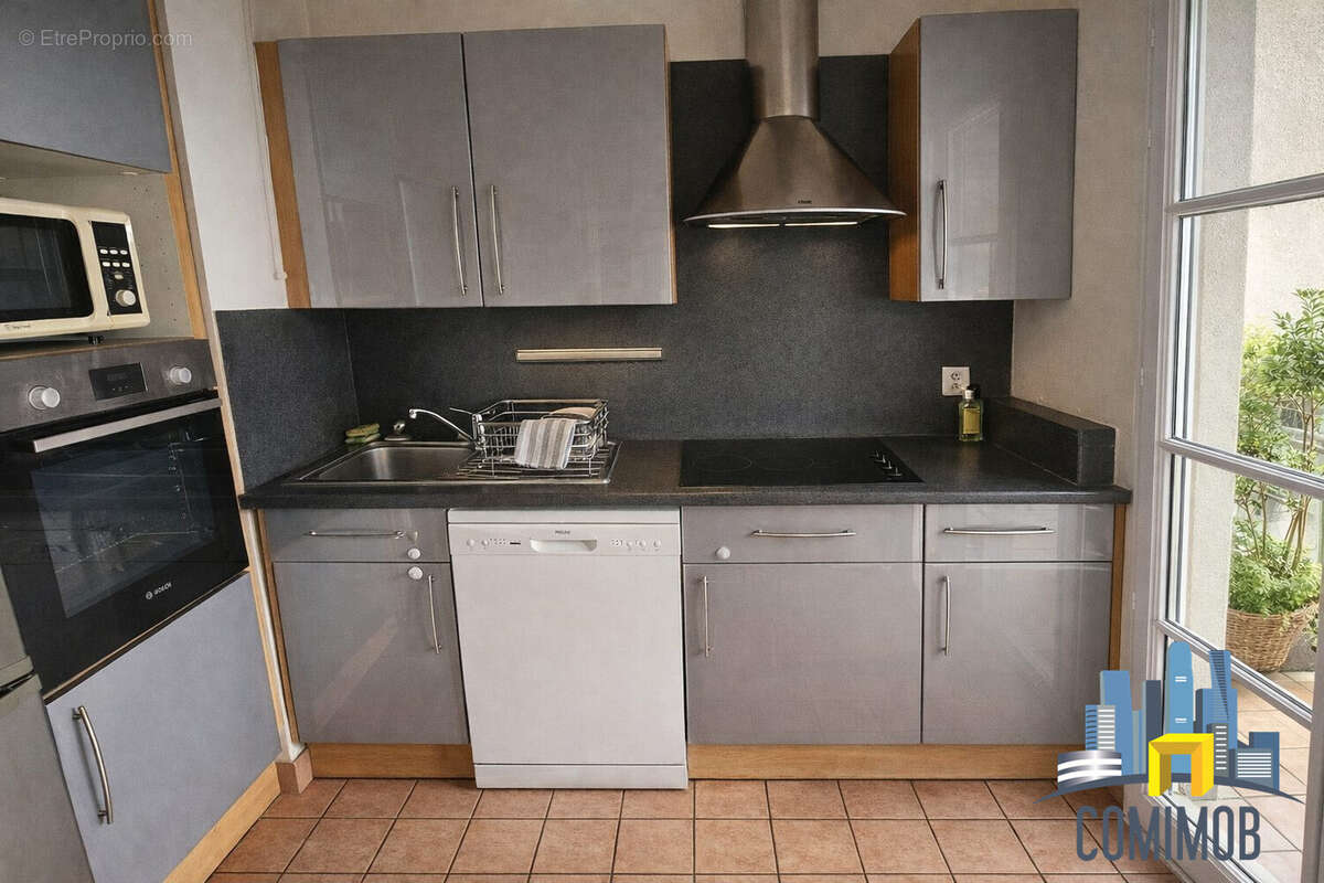 Appartement à COURBEVOIE