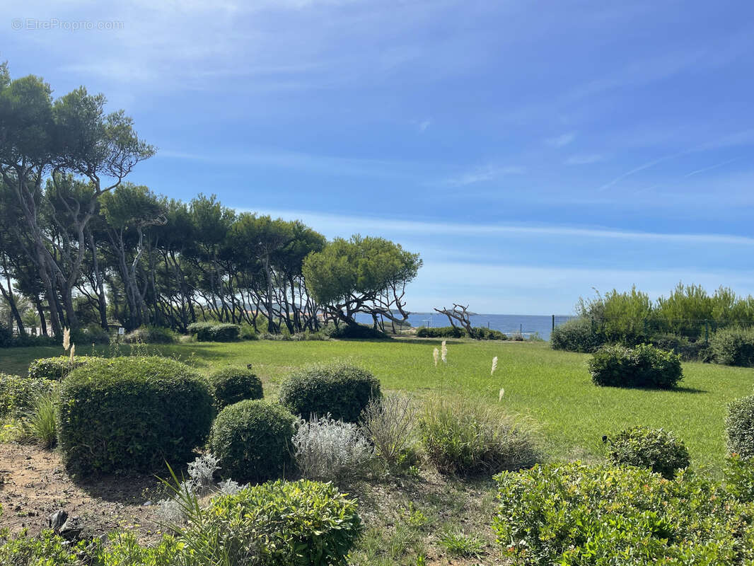 Appartement à SIX-FOURS-LES-PLAGES