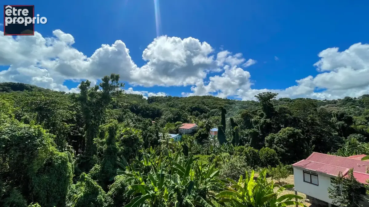 Terrain de 2 016 m2 en vente à Trinité - photo 2