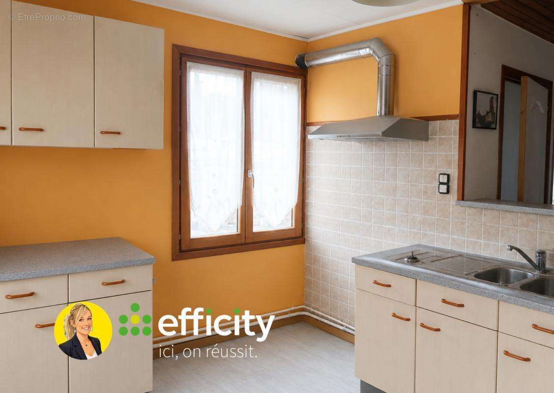 Appartement à SAINT-BONNET-LE-CHATEAU
