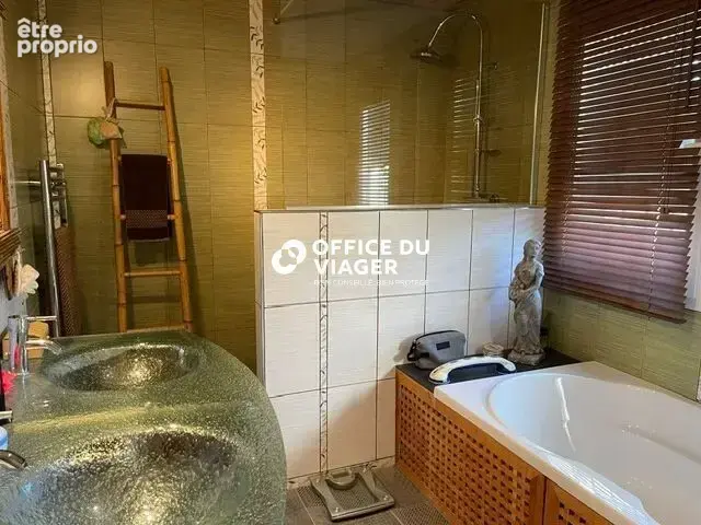 Maison - 5 pièces - 227 m² - photo 8