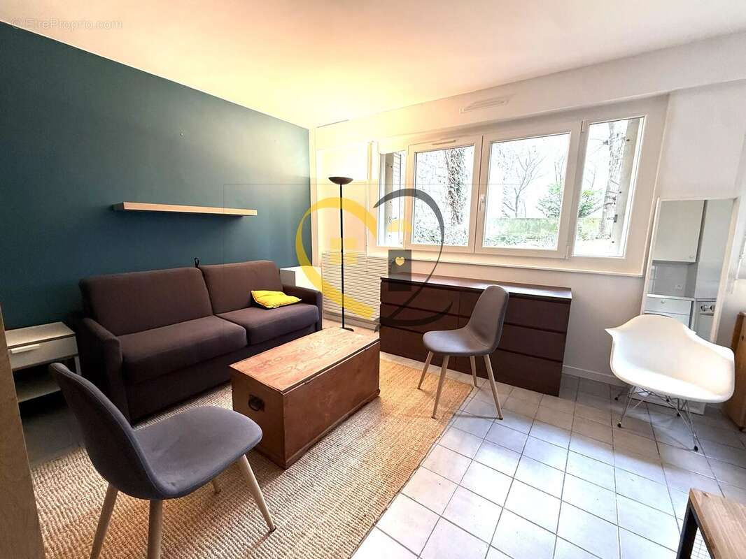 Appartement à PARIS-14E