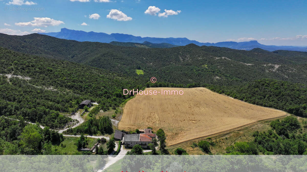 Maison à MONTCLAR-SUR-GERVANNE