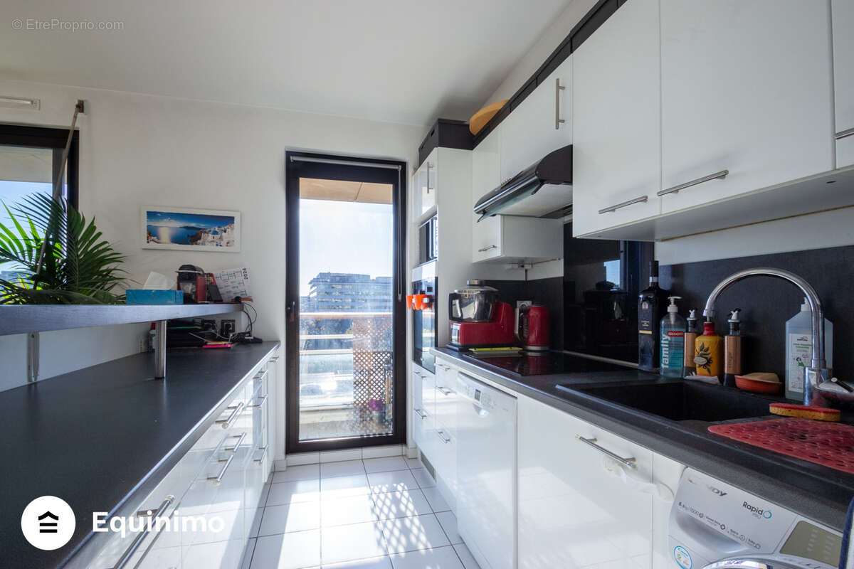 Appartement à NEUILLY-SUR-SEINE