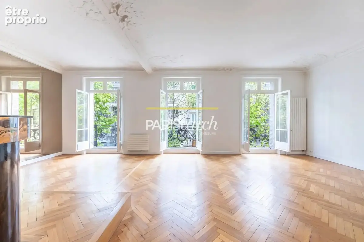 Appartement à PARIS-16E