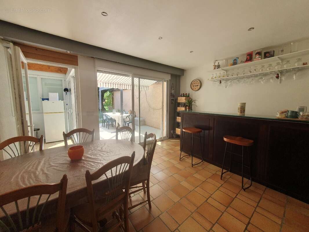 Maison 150 m² à Pusignan  - photo 7