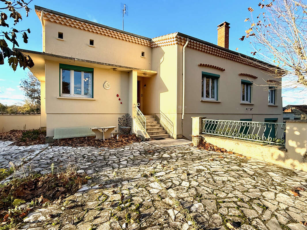 Maison à SUZE-LA-ROUSSE