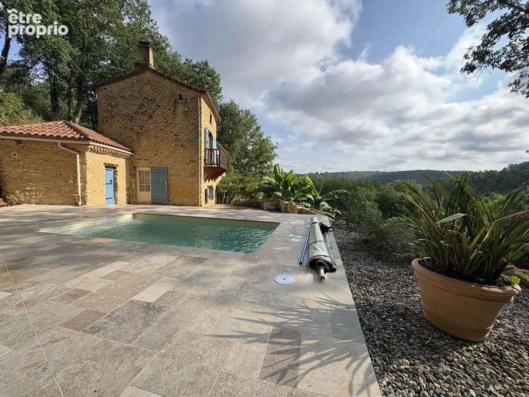 Périgord noir   maison de caractère avec piscine, 4 terrasses et vue remarquable - photo 1
