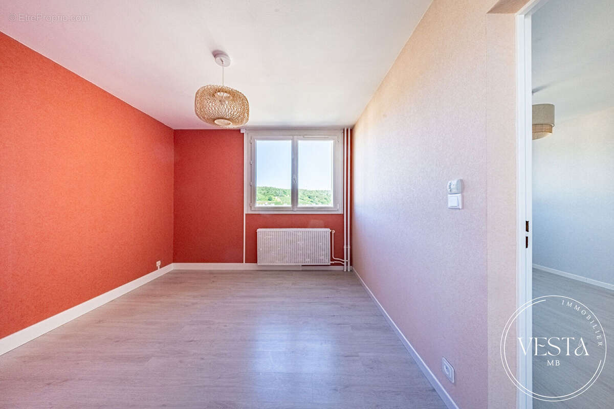 Appartement à CHENOVE