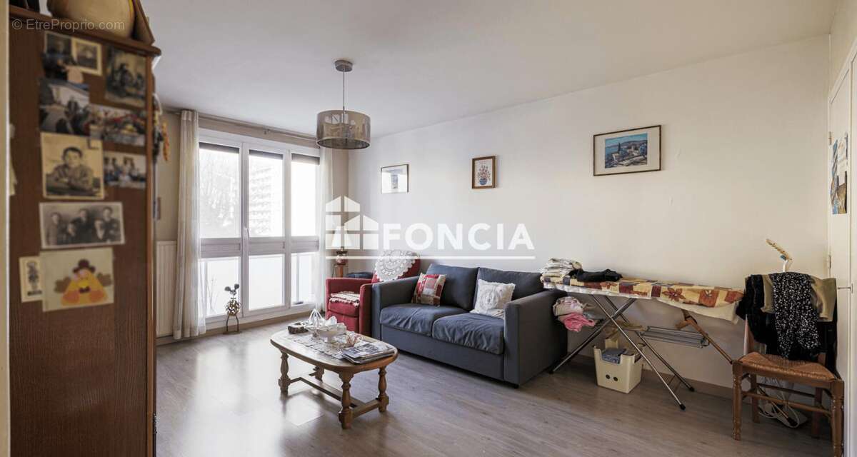 Appartement à LE PONT-DE-CLAIX