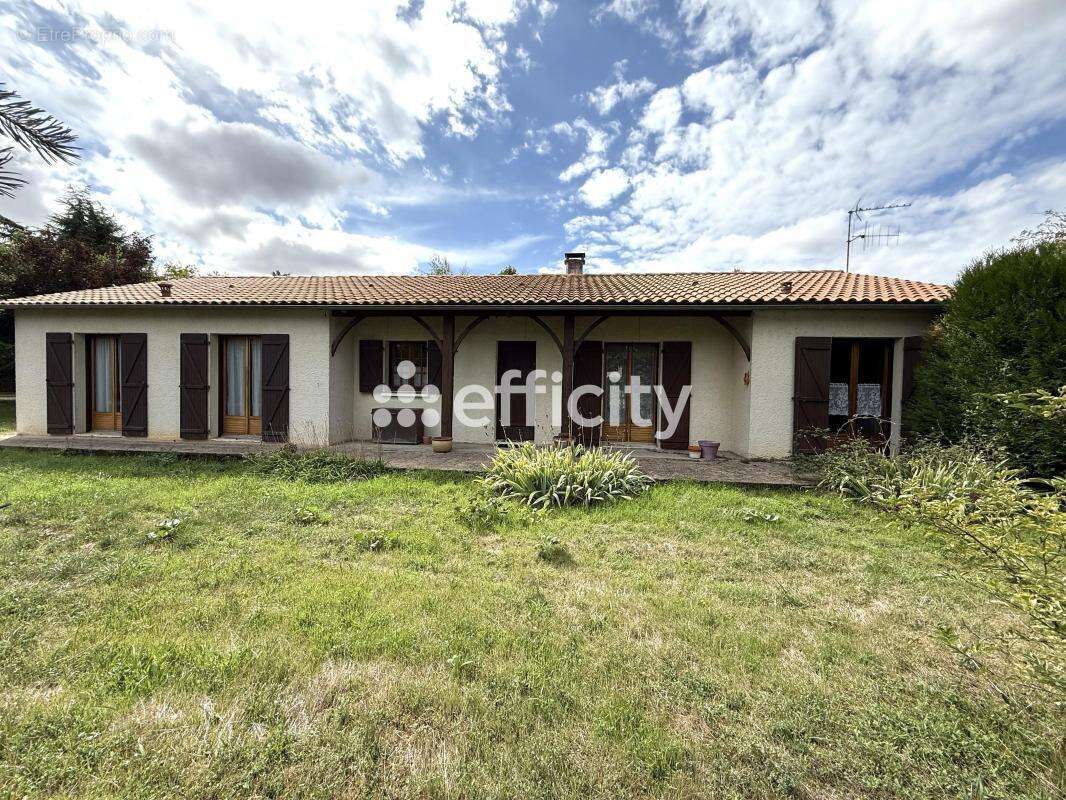 Maison à VERTEUIL-SUR-CHARENTE