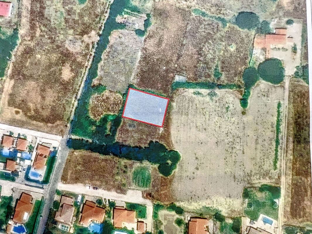 Secteur residentiel -terrain agricole 708 m2 - photo 2