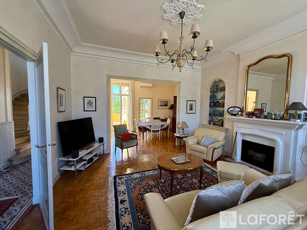Maison de maître de 1843 - Le charme de l'ancien allié au confort moderne - photo 4