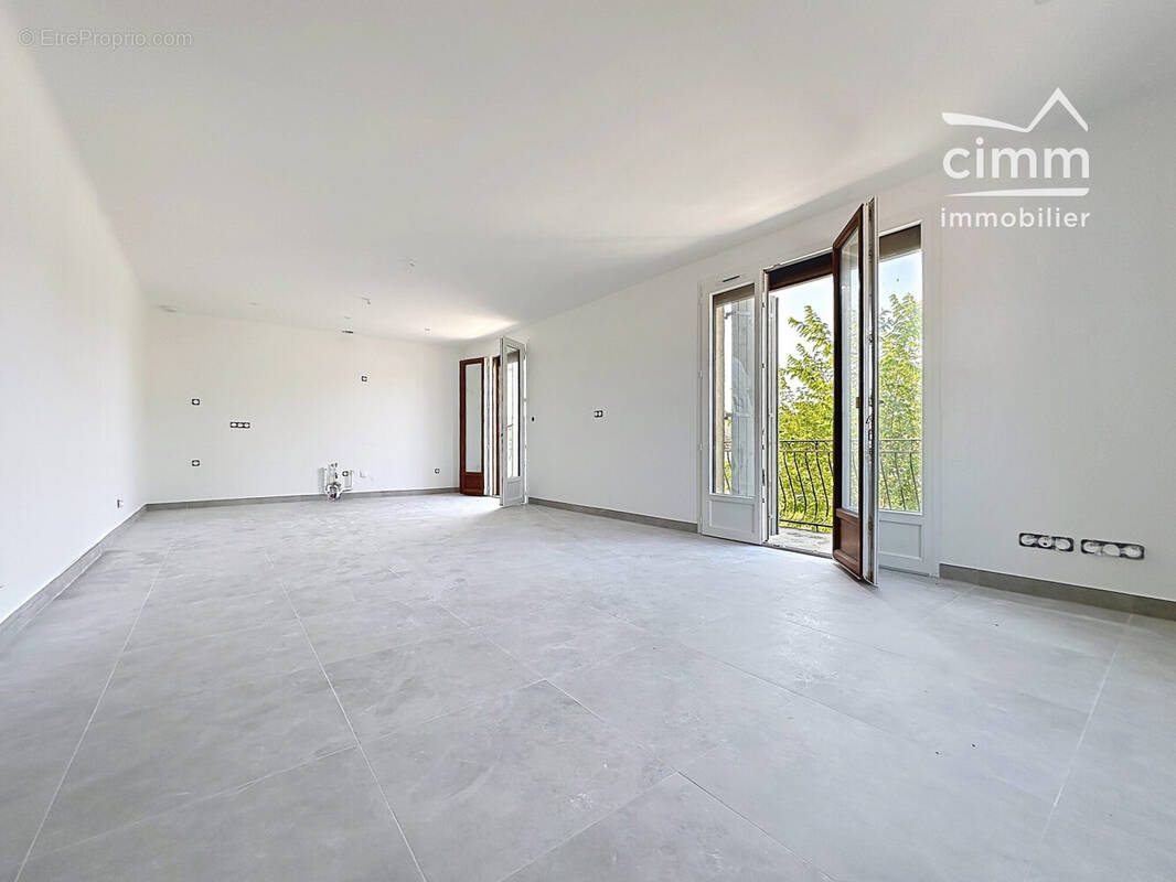 Appartement à L'ISLE-SUR-LA-SORGUE