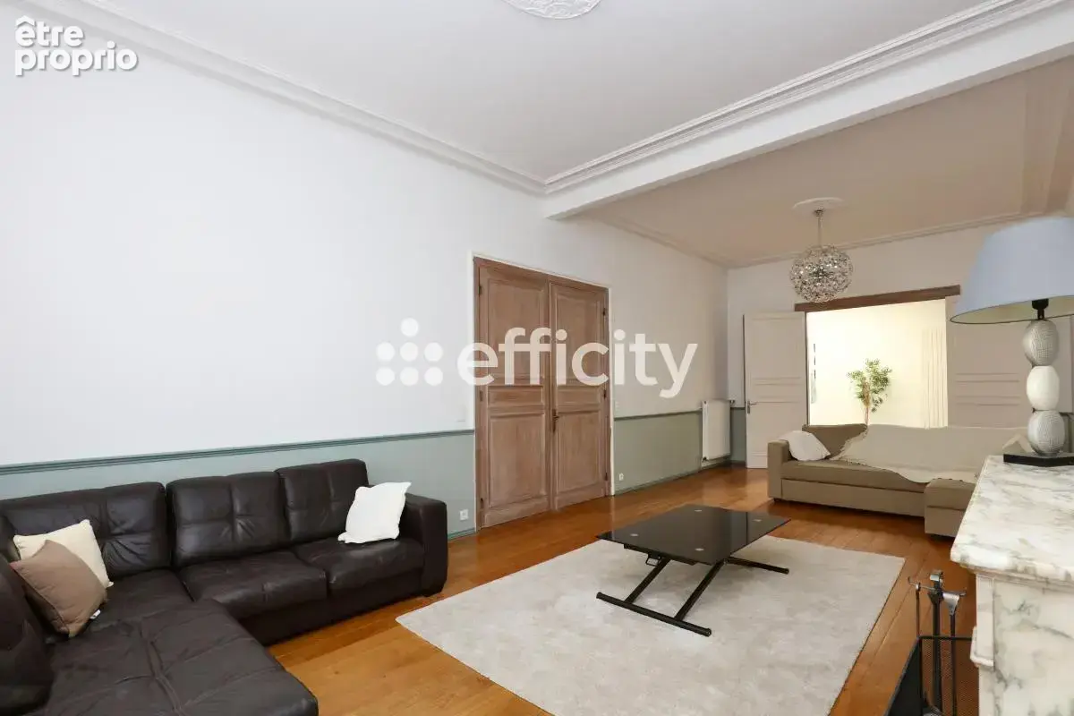 Maison 7 pièces 230 m² à vendre à Croix (59170) - photo 2