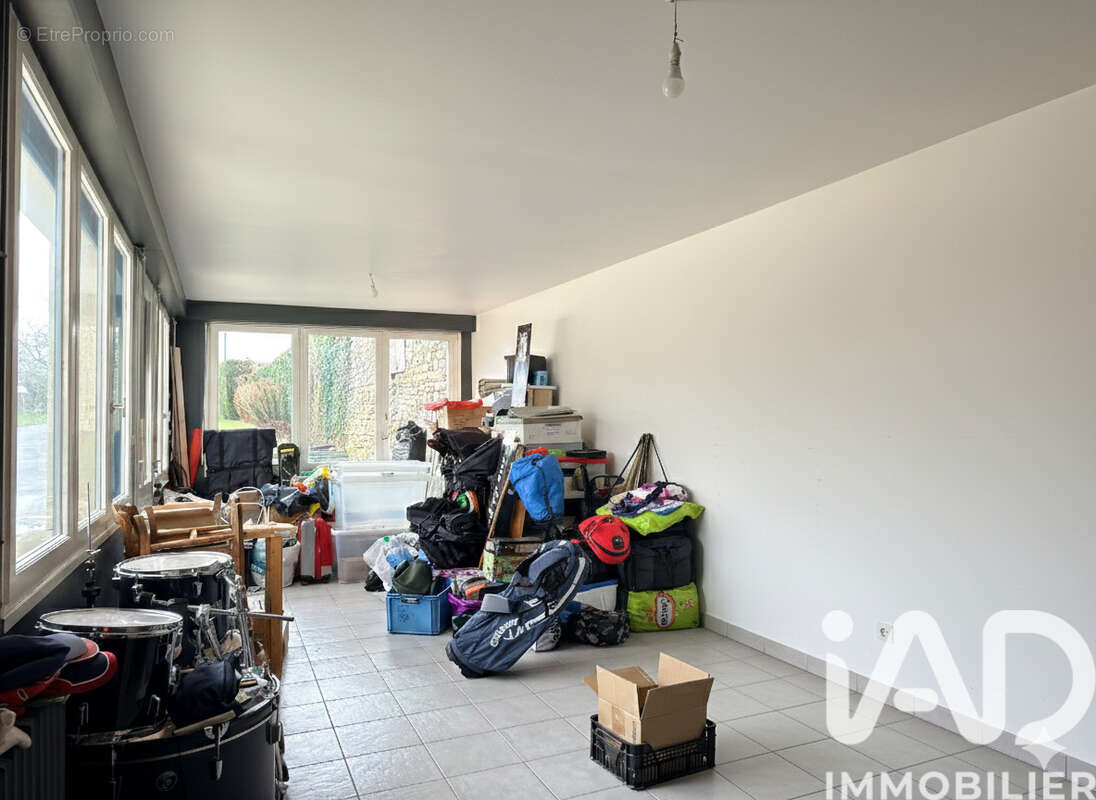 Photo 8