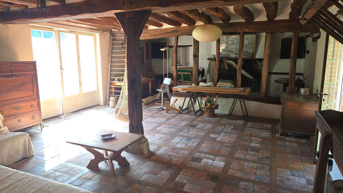 Maison à LES BORDES