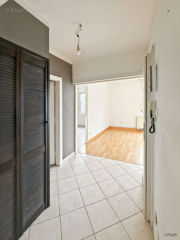 Appartement à ARS-SUR-MOSELLE