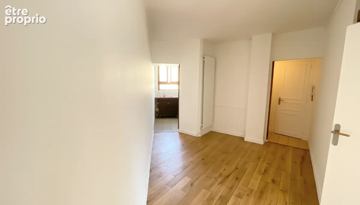 Buttes Chaumont, métro Botzaris, T2 de 36 m² avec ascenseur et cave - photo 6