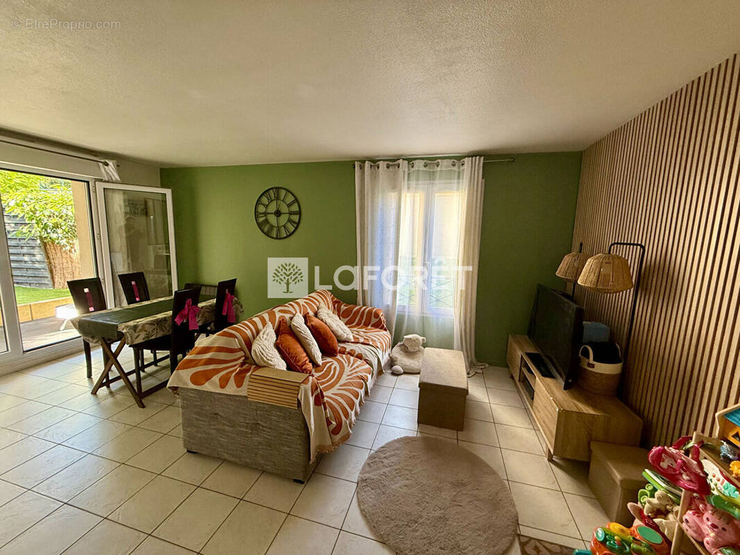 Appartement à CHILLY-MAZARIN