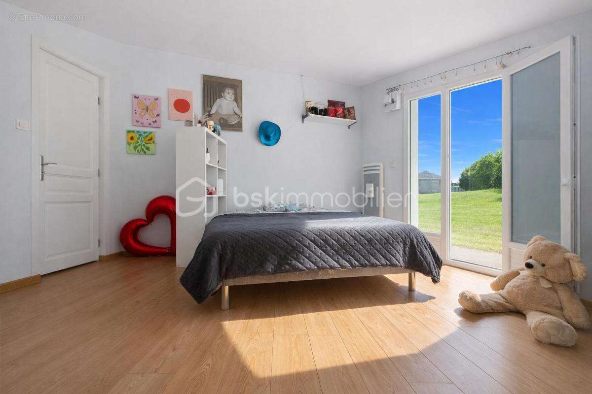 Exclusivité – villa d’architecte de plain-pied – 210 m² – un art de vivre entre lumière, volumes & élégance - photo 12