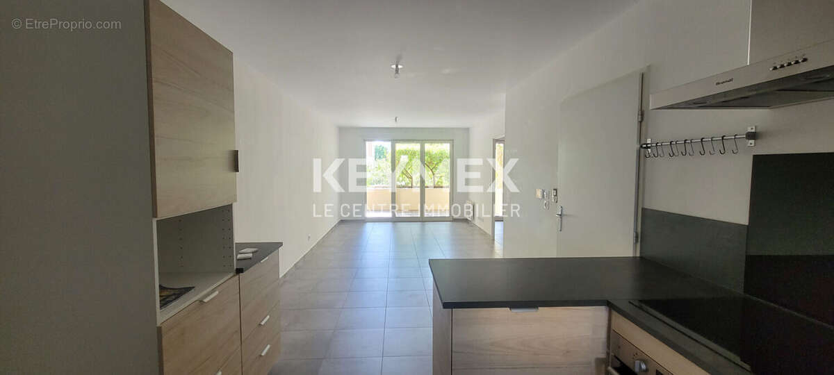 Appartement à SOLLIES-PONT