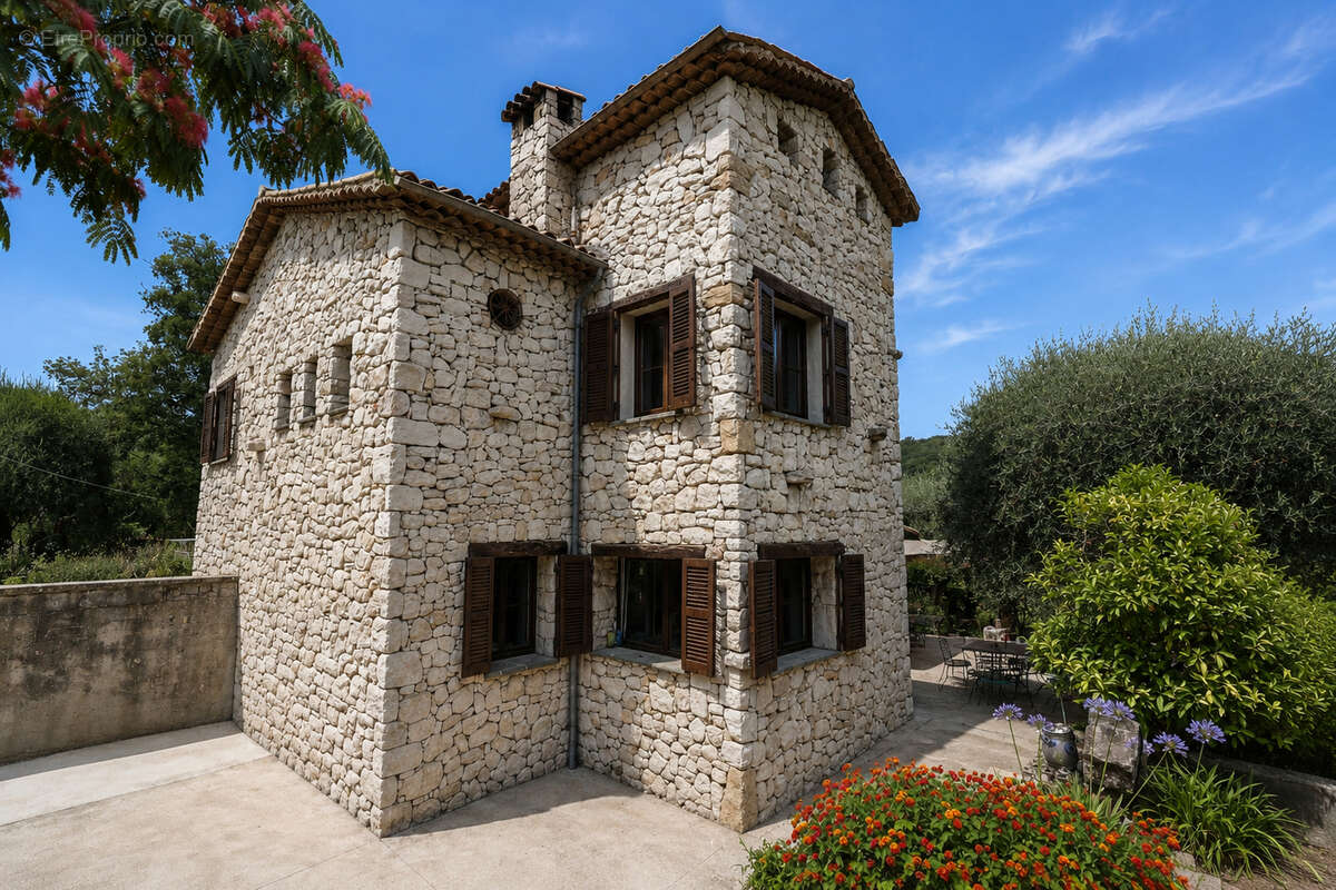 Maison à LE ROURET
