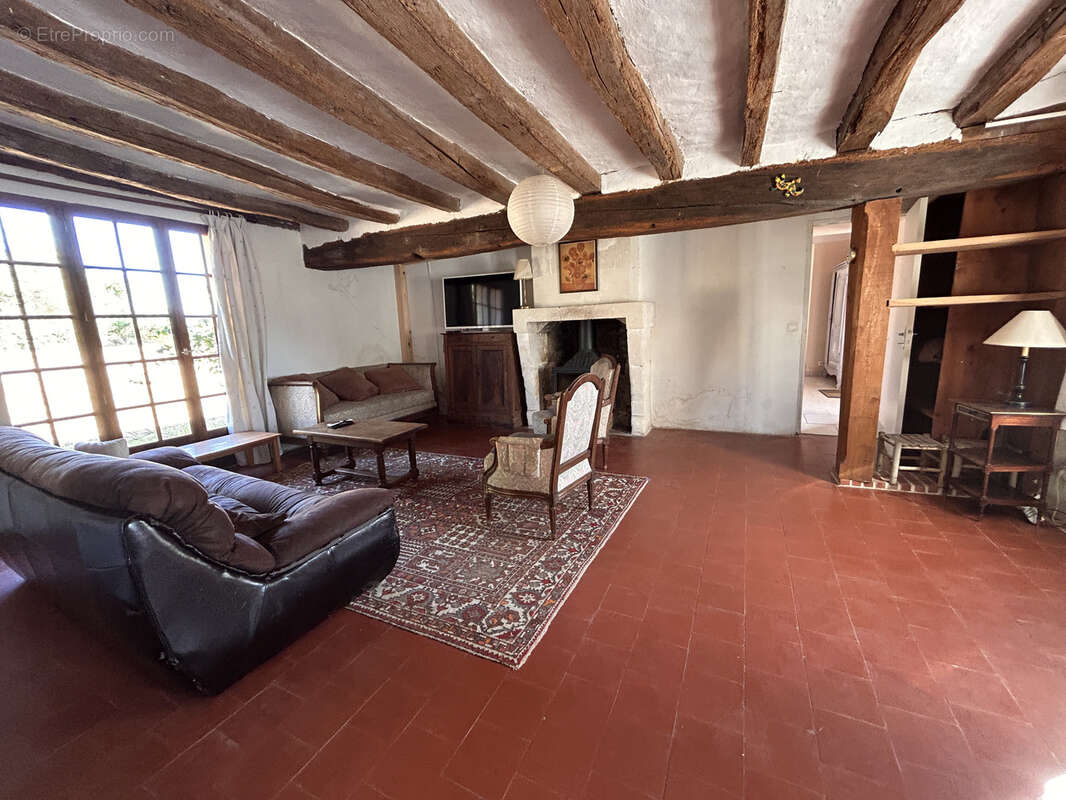 Longère de charme avec dépendances sur plus de 3 600 m2 de terrain - photo 8
